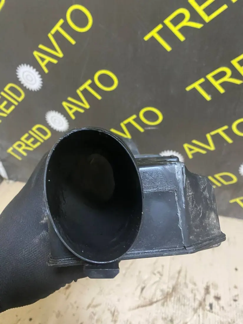 патрубок воздушного фильтра Renault Duster 1 поколение T04021A152 — фото 5