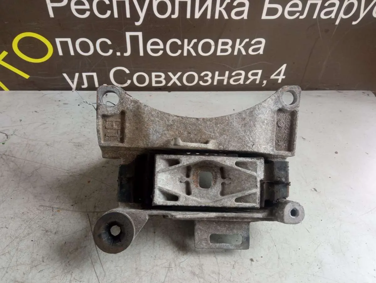 подушка крепления КПП Renault Scenic 3 поколение