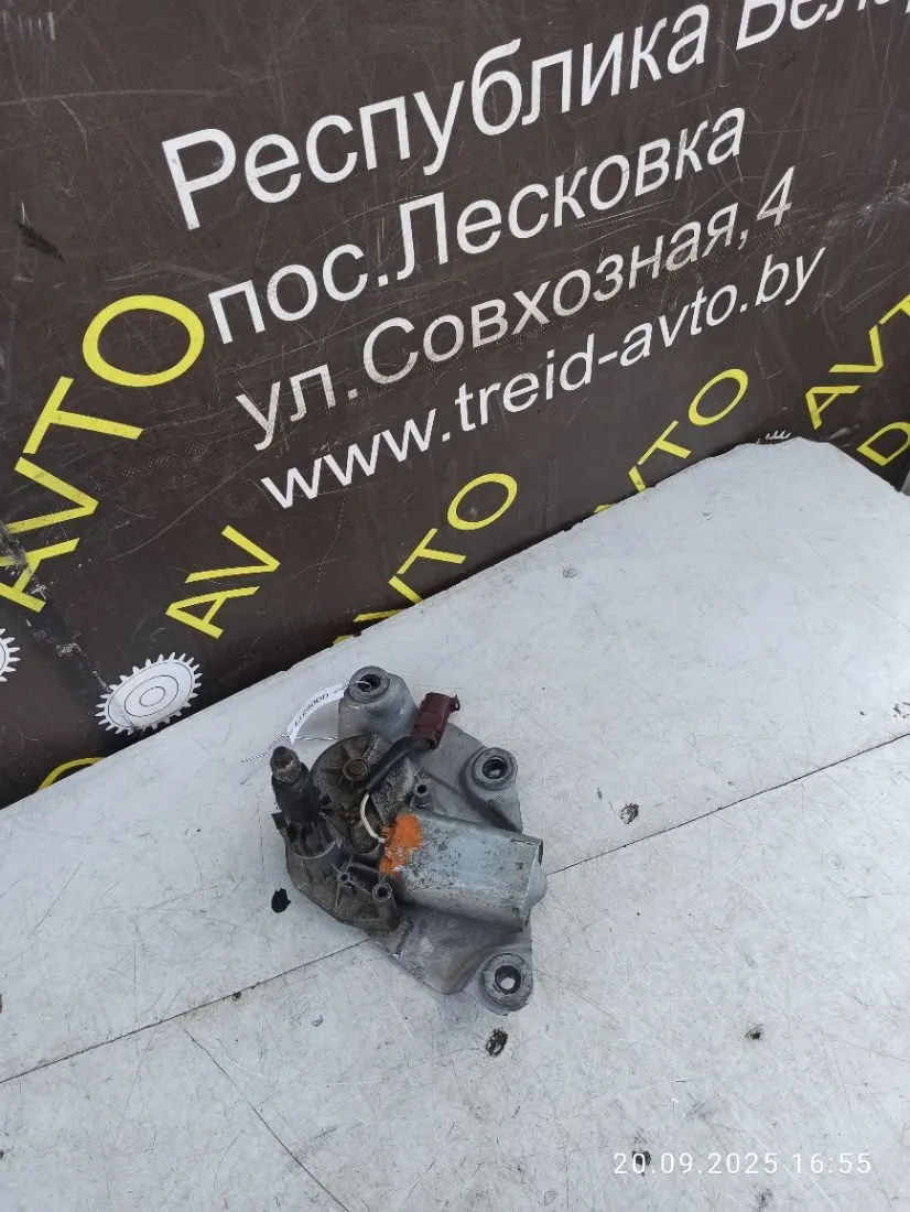 моторчик заднего стеклоочистителя (дворника) Peugeot 206 1 поколение