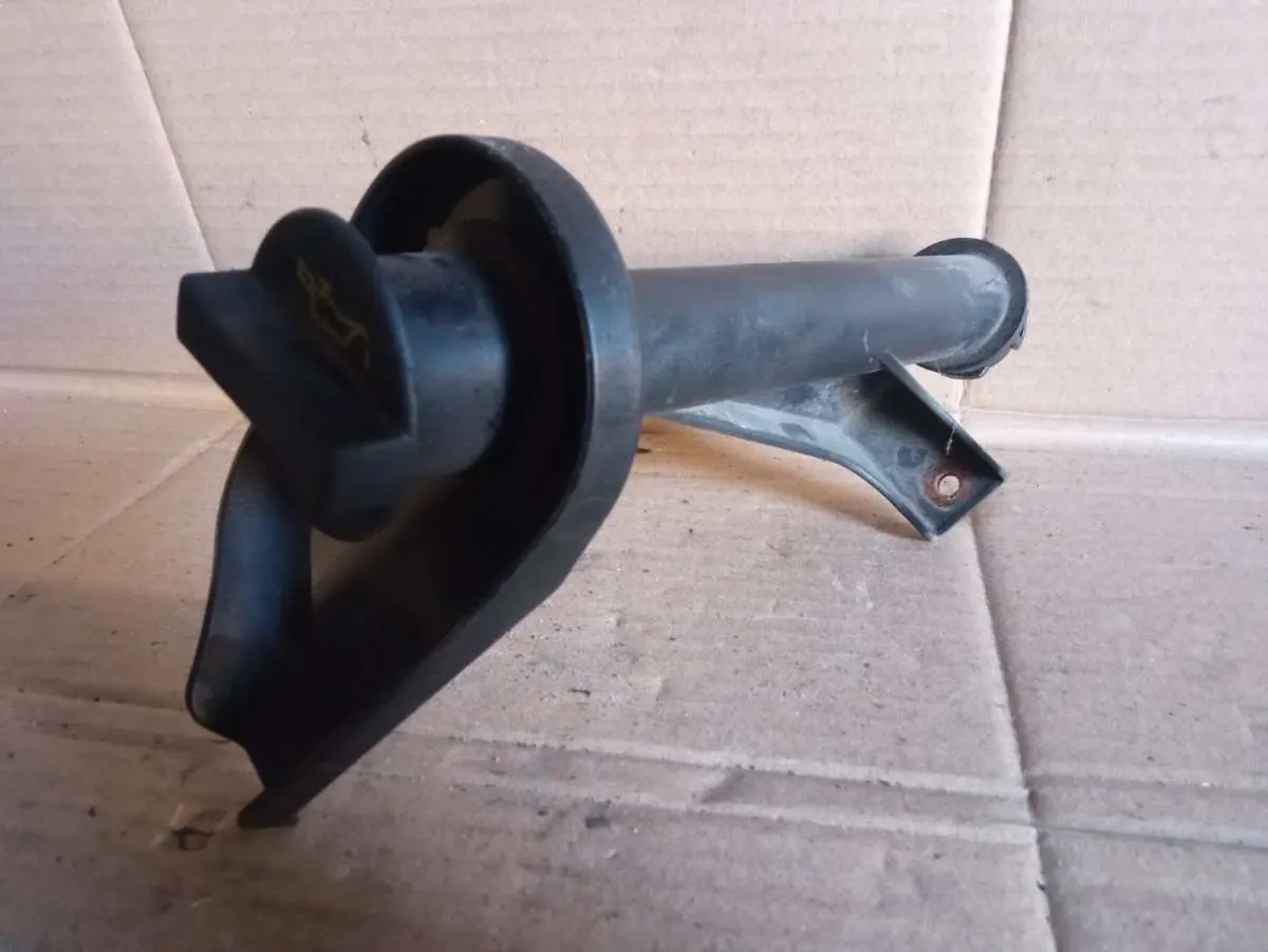 Горловина маслозаливная Ford Transit 6C1G6763AC