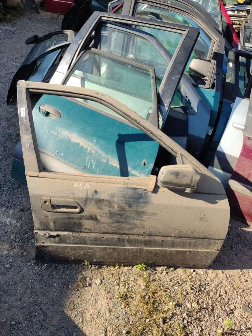 Дверь передняя правая Citroen Xantia 1 поколение