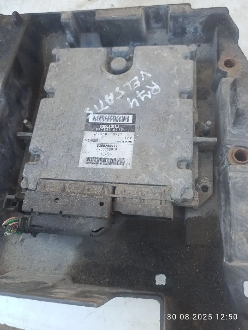 блок управления двигателем Renault Espace 4 поколение 8200208997