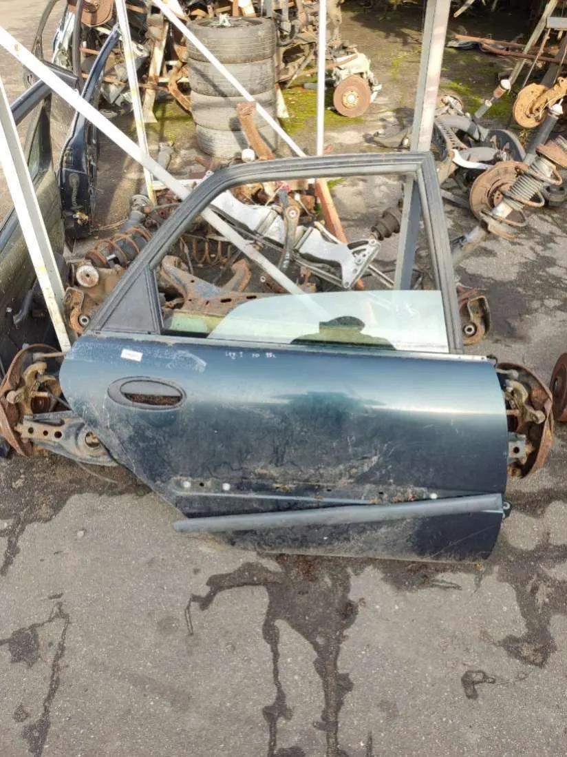 Дверь задняя правая Renault Laguna 1 поколение