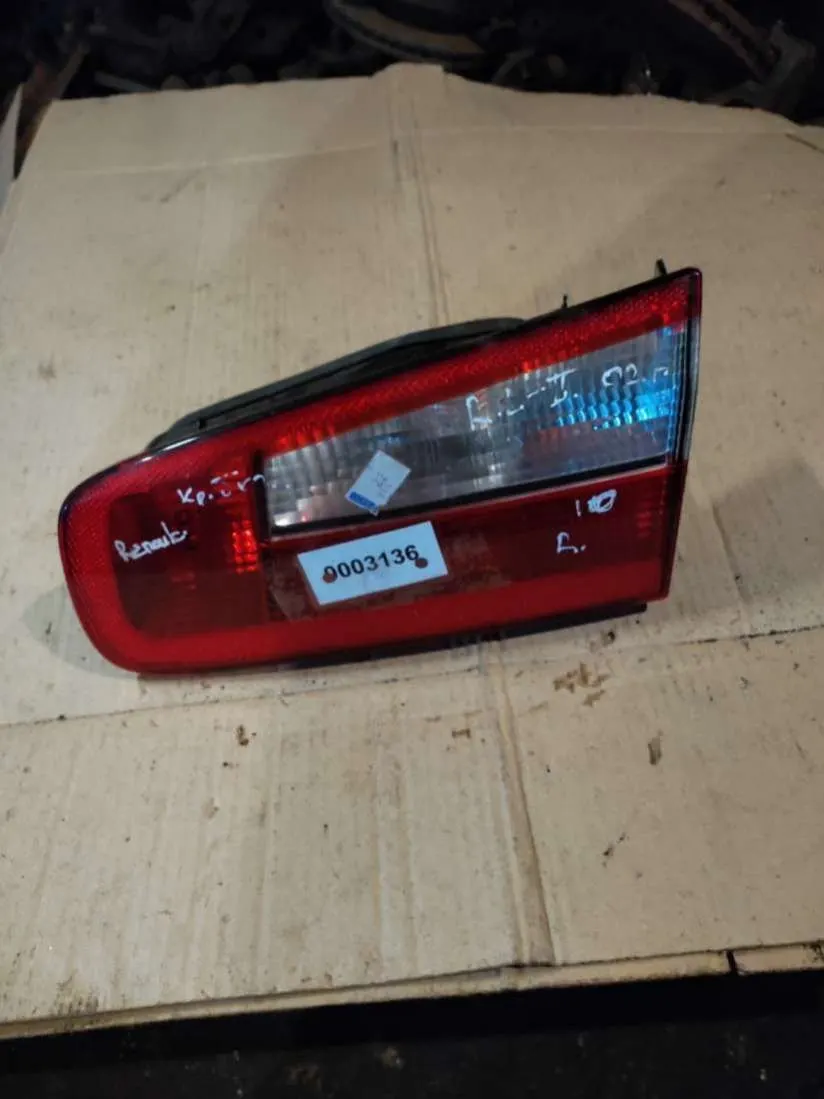 Фонарь крышки багажника правый Renault Laguna 2 поколение