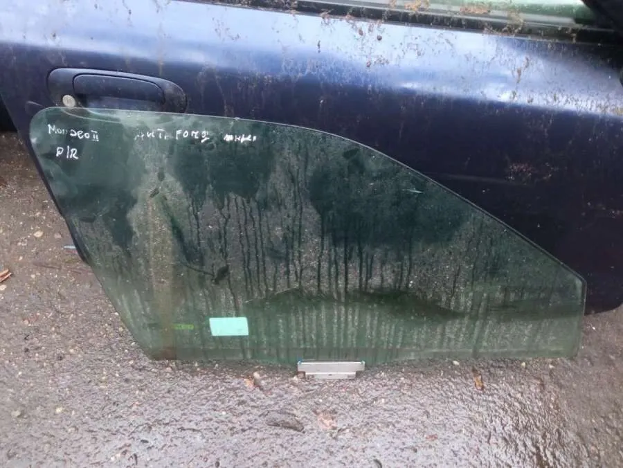 Стекло двери передней правой Ford Mondeo 2 поколение