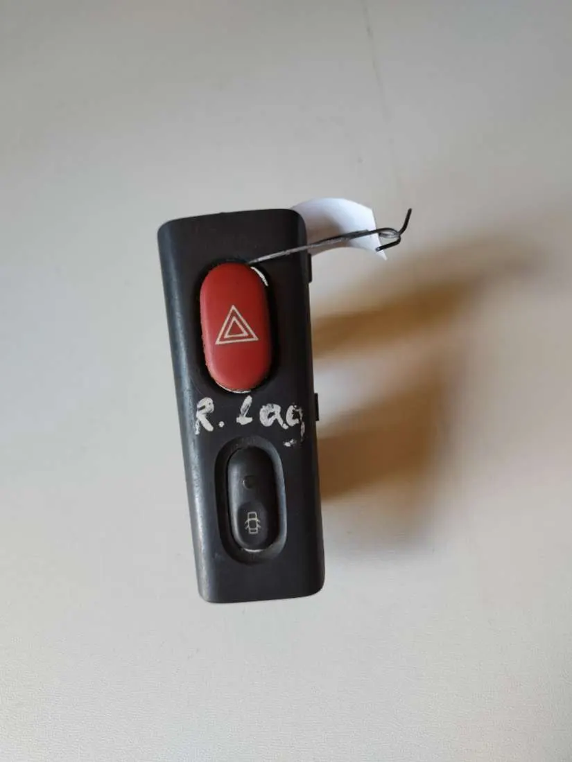 Кнопка аварийки Renault Laguna 1 поколение