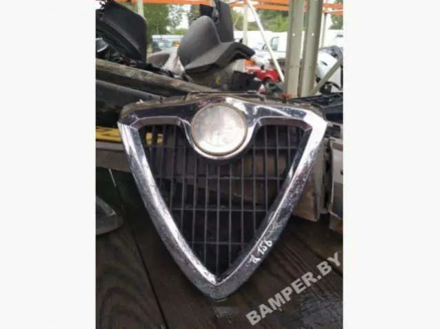 решетка радиатора Alfa Romeo 156 932