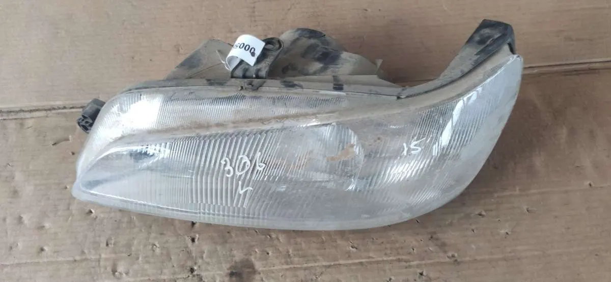 Фара передняя левая Peugeot 306 1 поколение [рестайлинг]