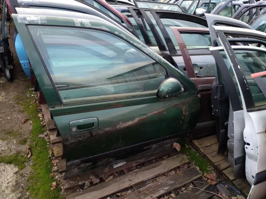 Дверь передняя правая Peugeot 406 1 поколение