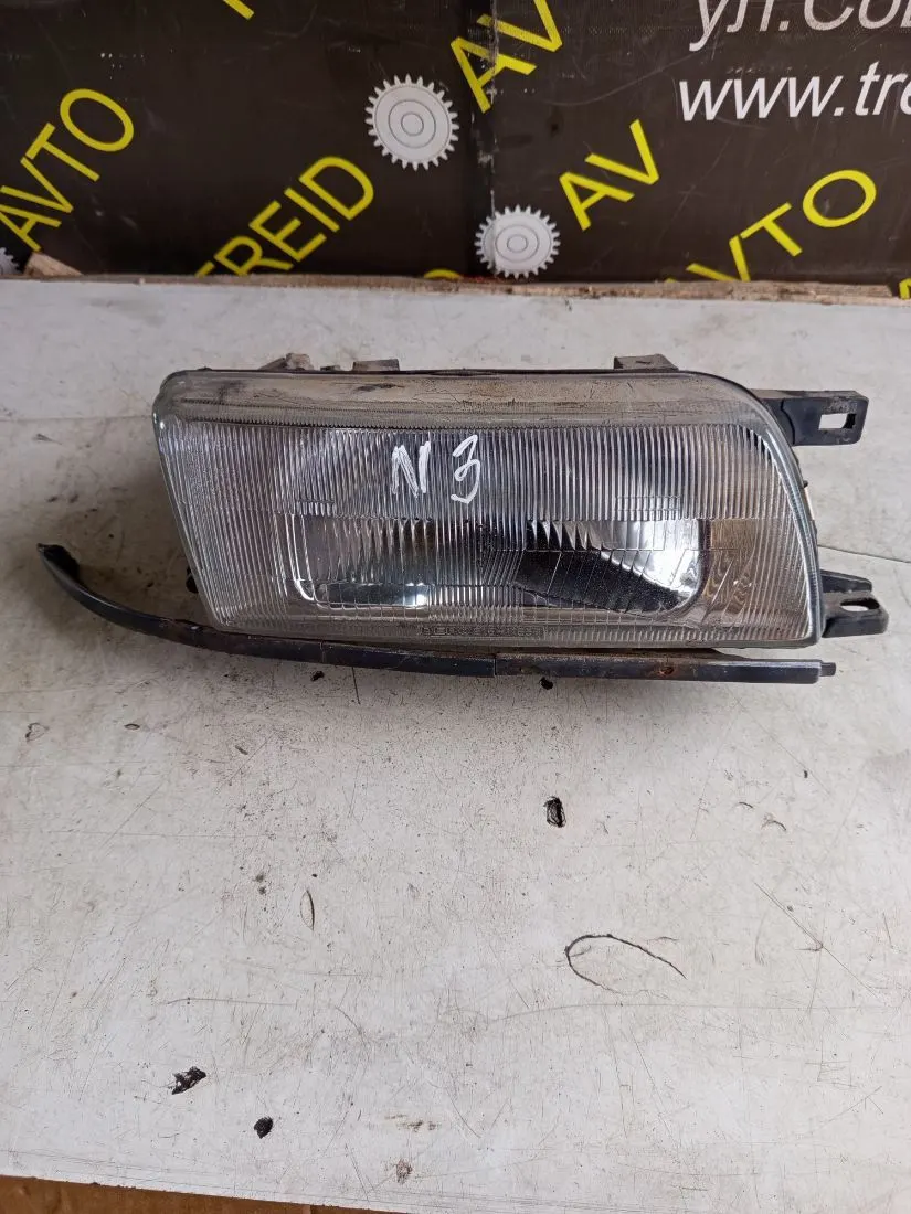 Фара передняя правая Nissan Sunny Y10