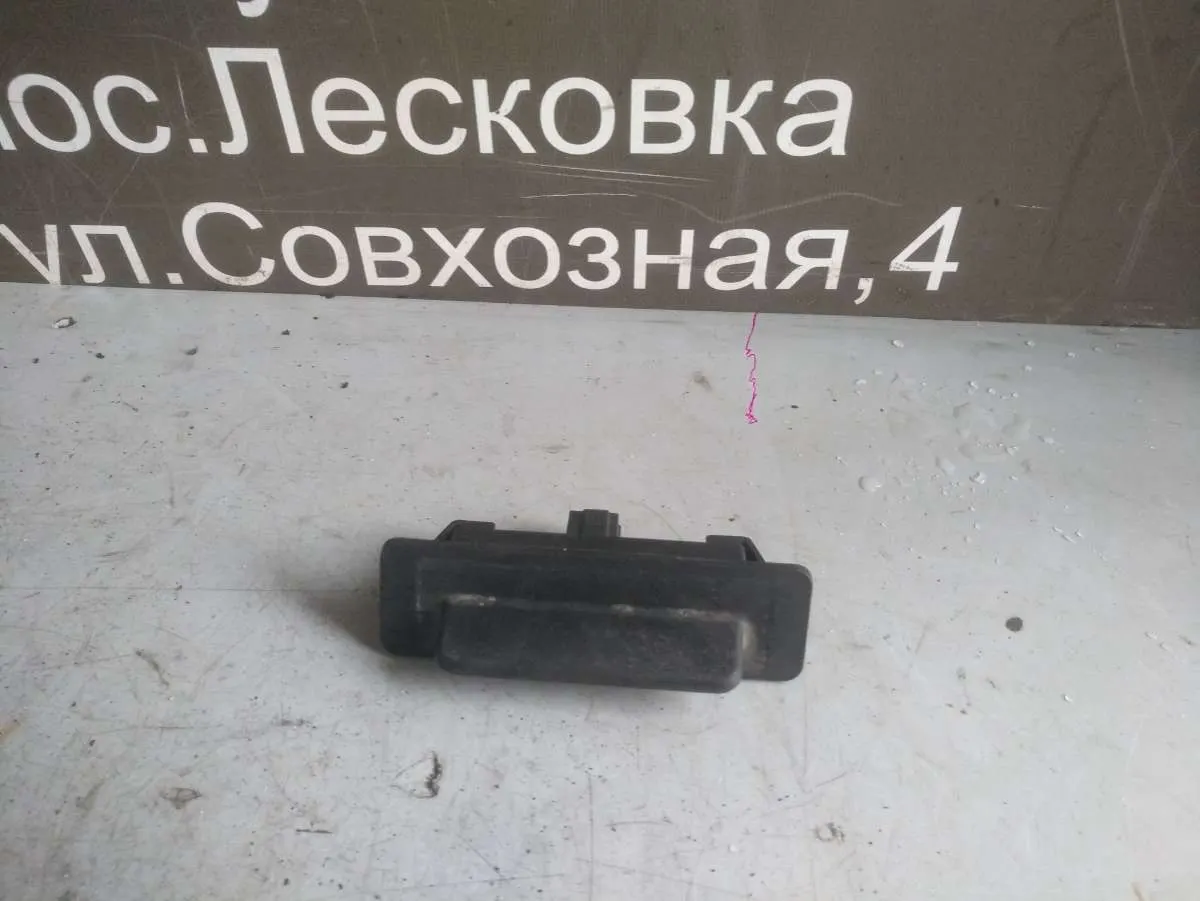кнопка открытия багажника Renault Laguna 2 поколение
