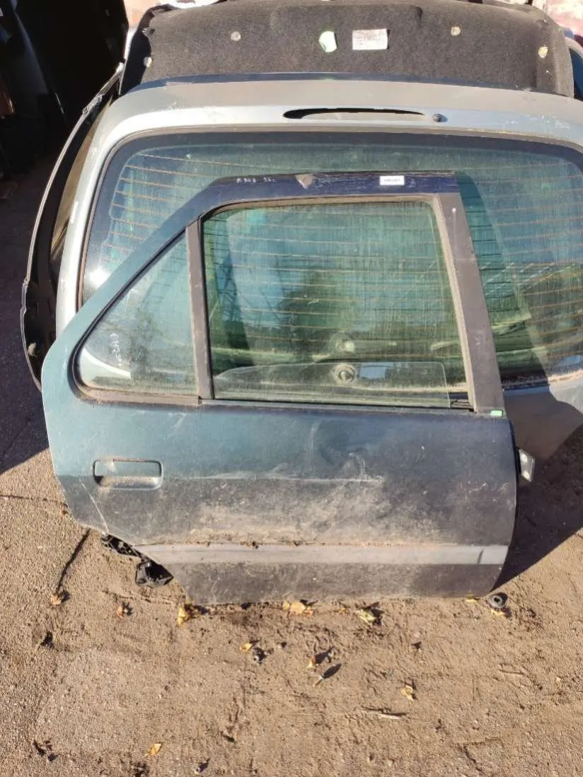 Дверь задняя правая Peugeot 306 1 поколение