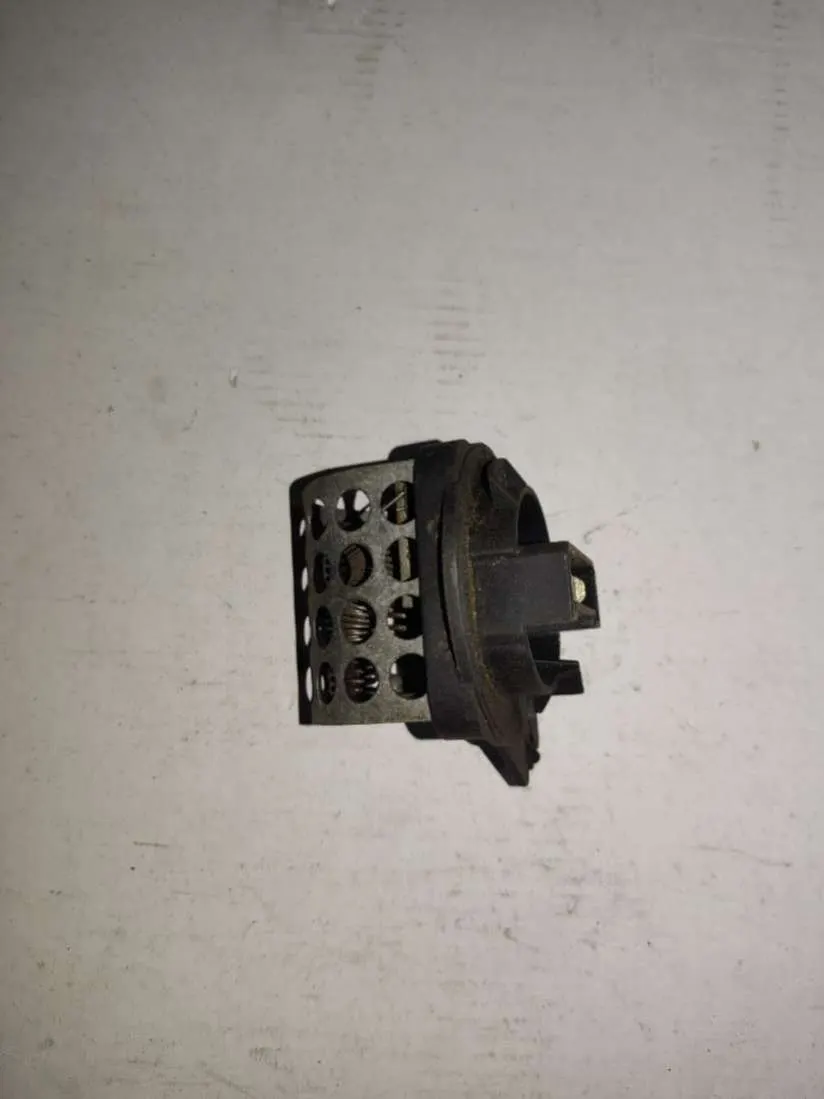 разъем на сопротивление печки Citroen ZX 1 поколение 21.060.583.3f
