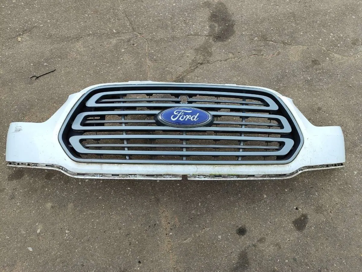 решетка радиатора Ford Transit