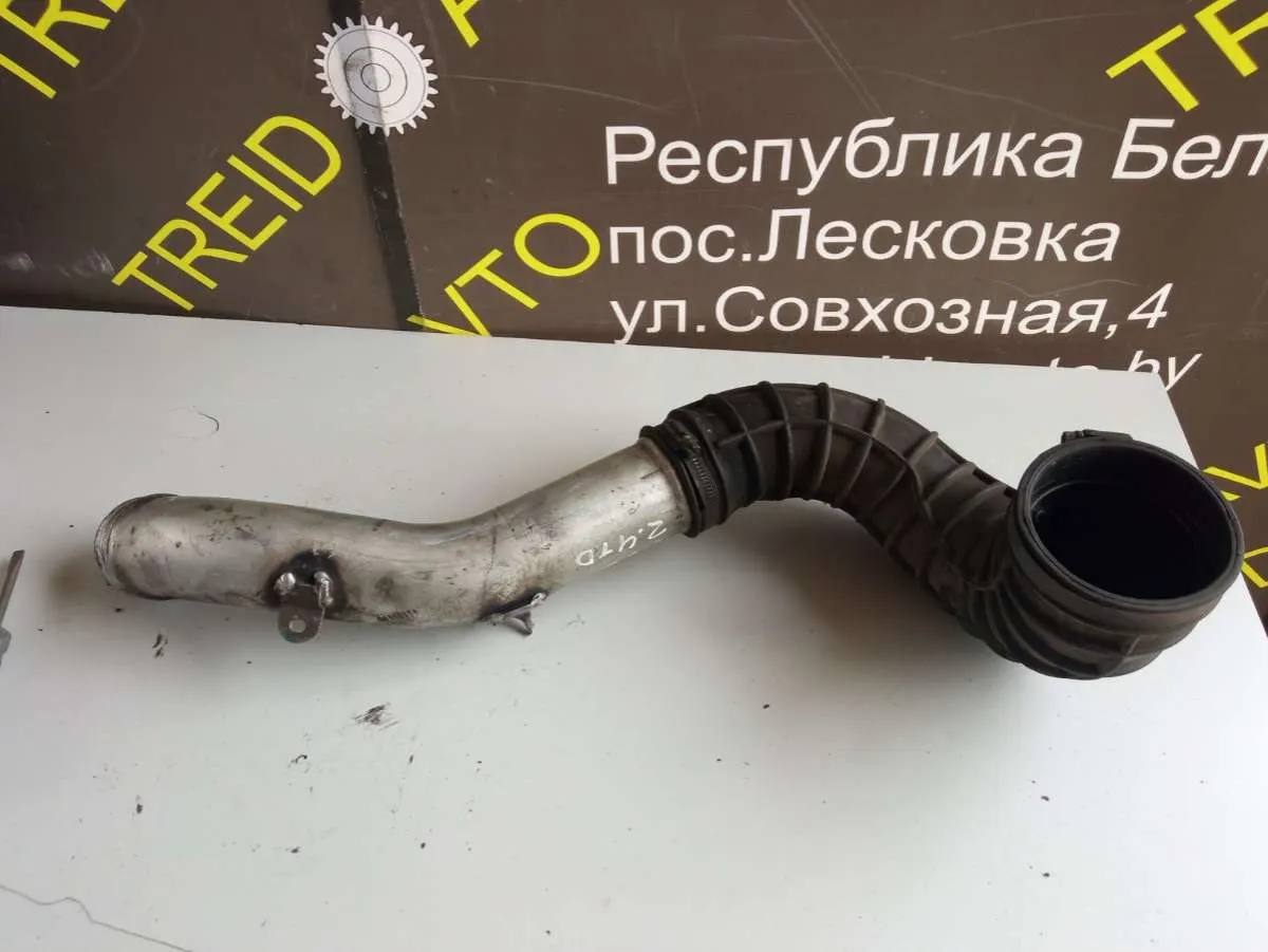 патрубок интеркулера Volvo V70 2 поколение 08634143