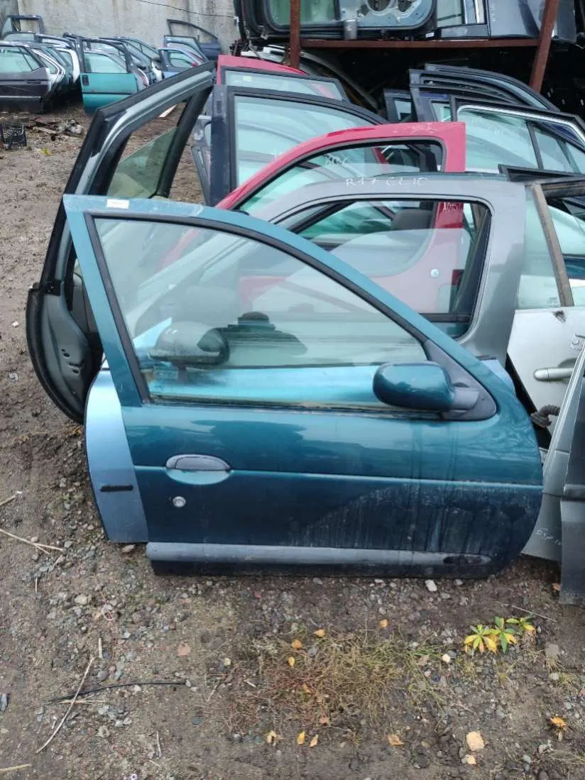 Дверь передняя правая Renault Megane 1 поколение