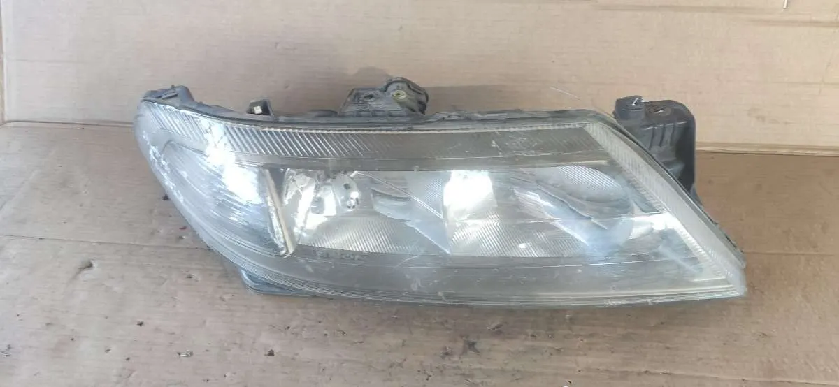 Фара передняя правая Renault Laguna 2 поколение