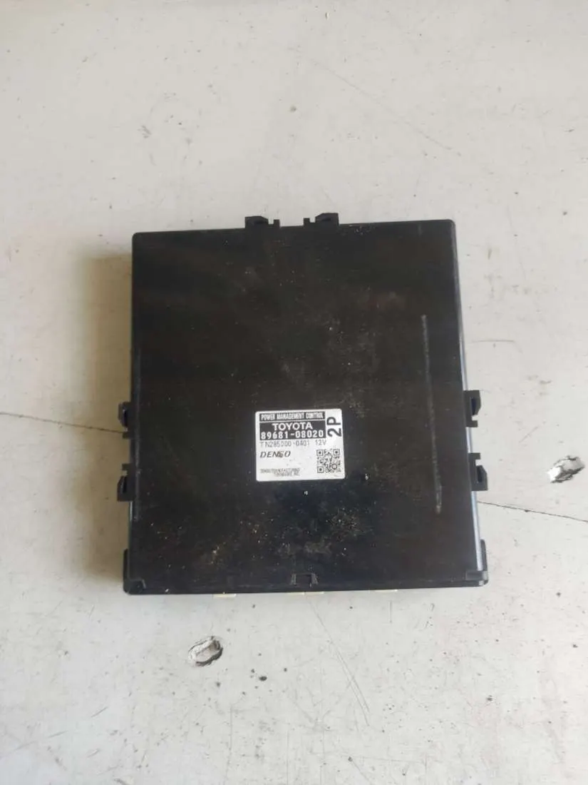 блок комфорта Toyota Sienna 3 поколение 8968108020
