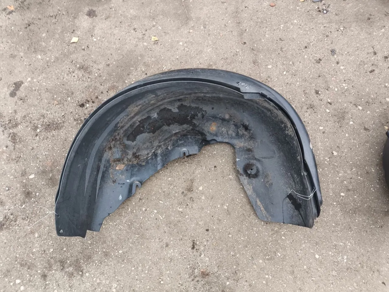 Защита арок задняя левая (подкрылок) Volvo S80 1 поколение 08650271