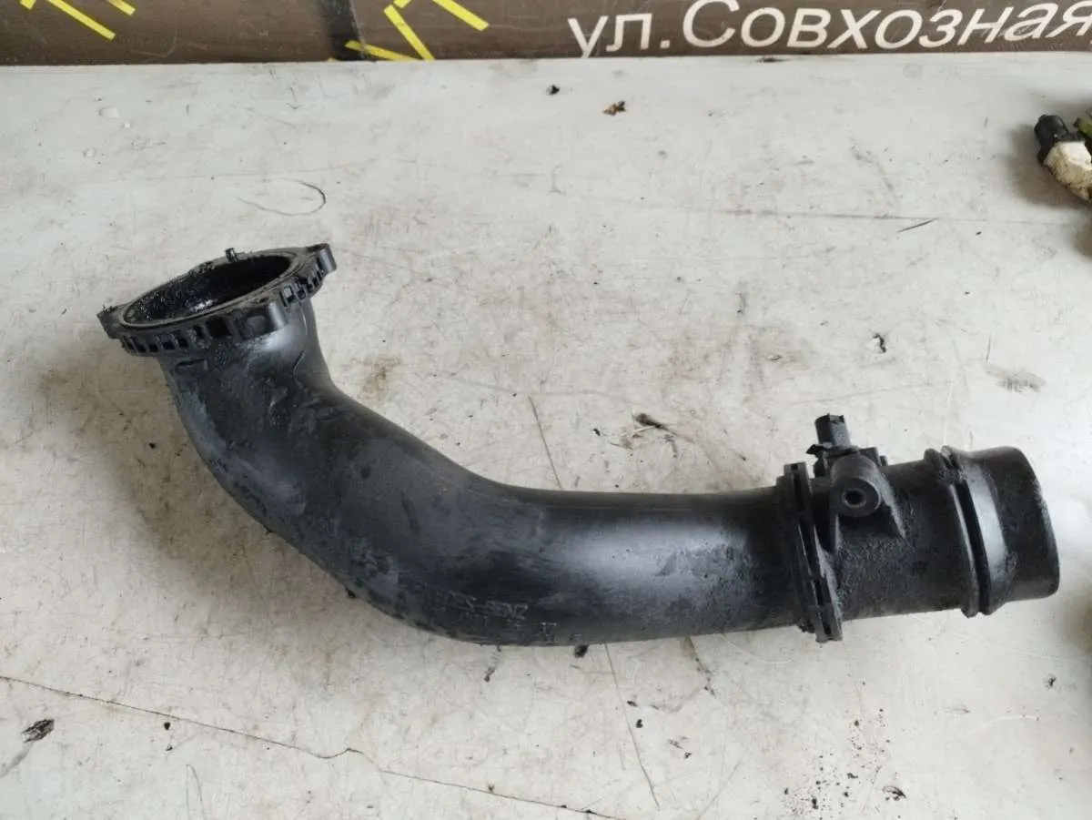 патрубок интеркулера Mercedes-Benz Sprinter A6510903637