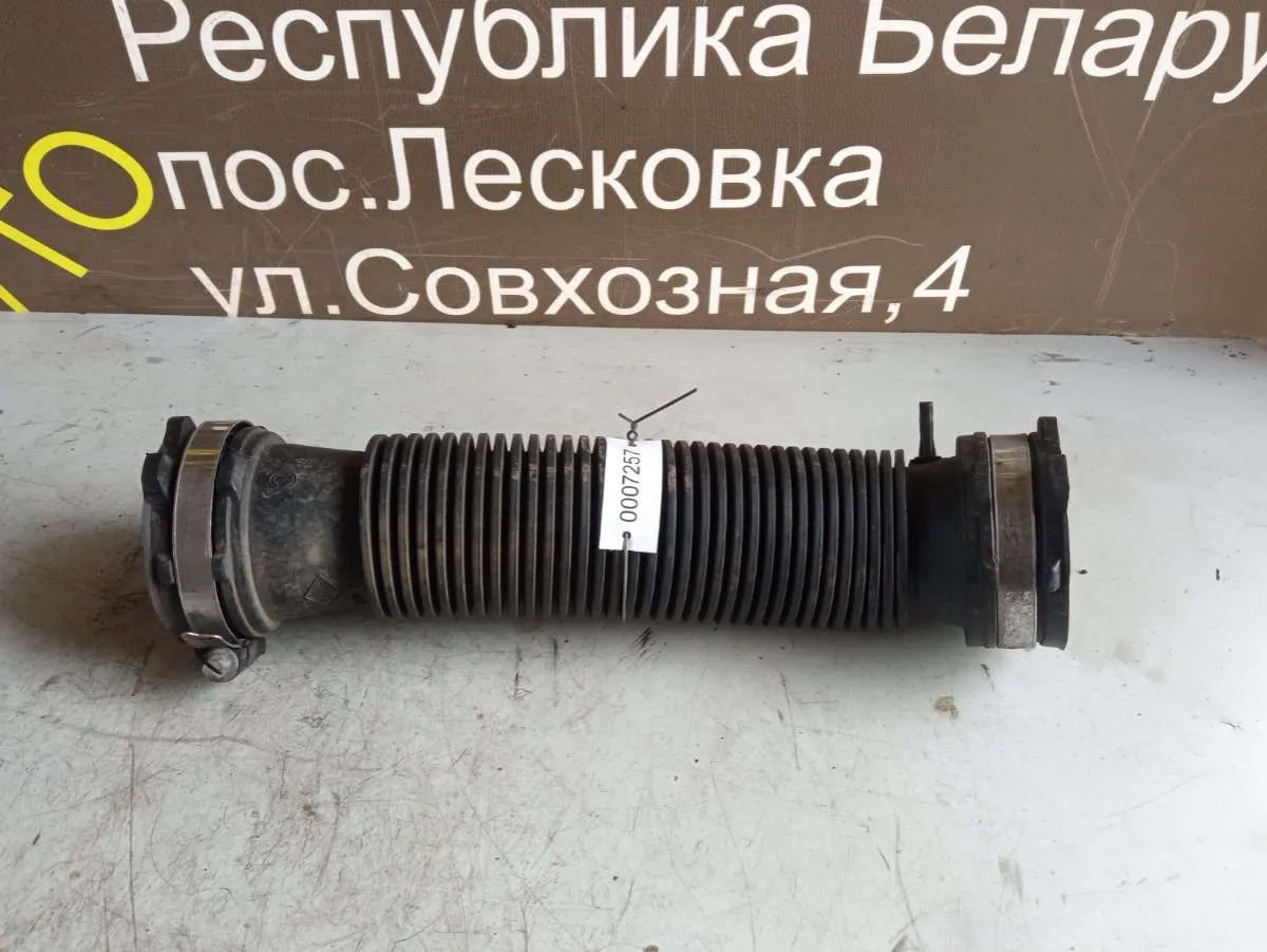 патрубок воздушного фильтра Renault Scenic 3 поколение