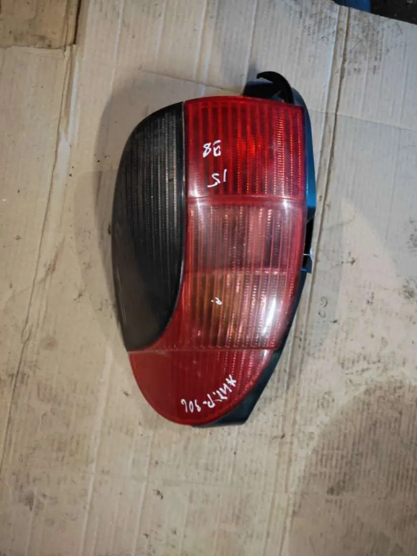 Фонарь задний правый Peugeot 306 1 поколение [рестайлинг]