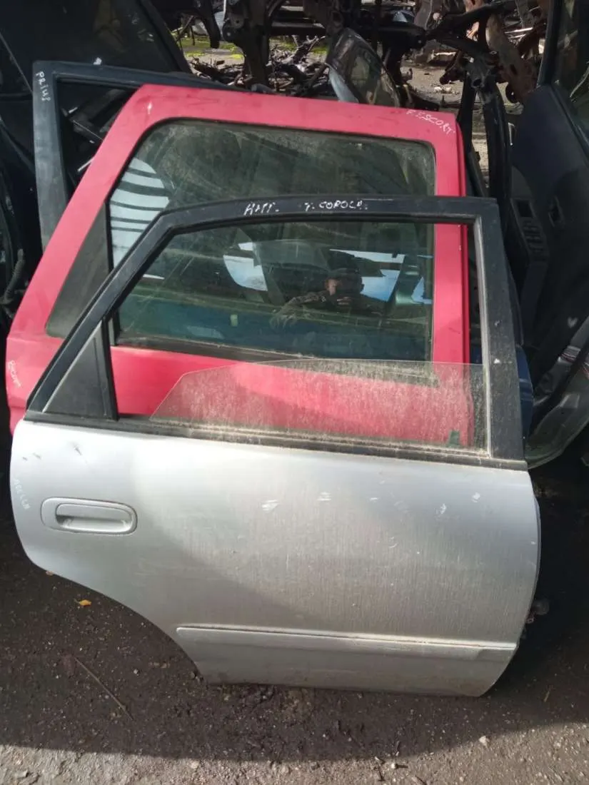 Дверь задняя правая Toyota Corolla E110