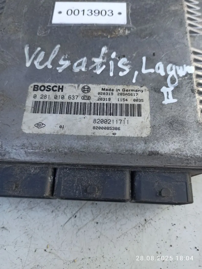 блок управления двигателем Renault Laguna 2 поколение 8200211711
