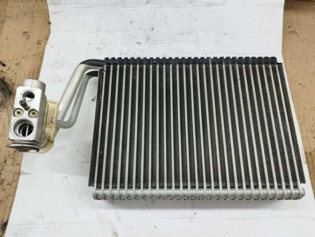 испаритель кондиционера Mercedes-Benz S-klas (w126) A2208301058