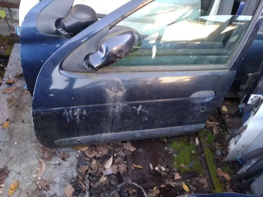Дверь передняя левая Renault Megane 1 поколение