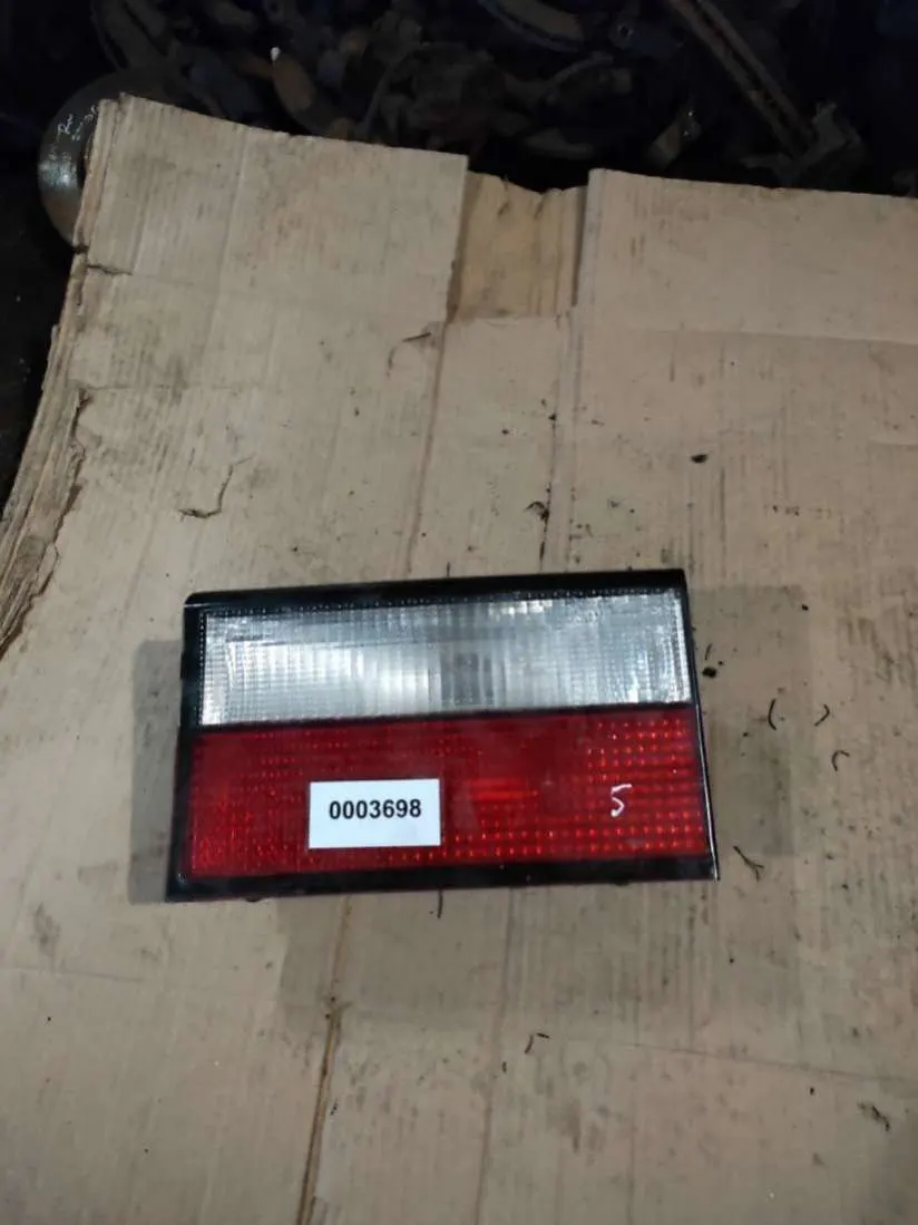 Фонарь крышки багажника правый Citroen Xantia 1 поколение
