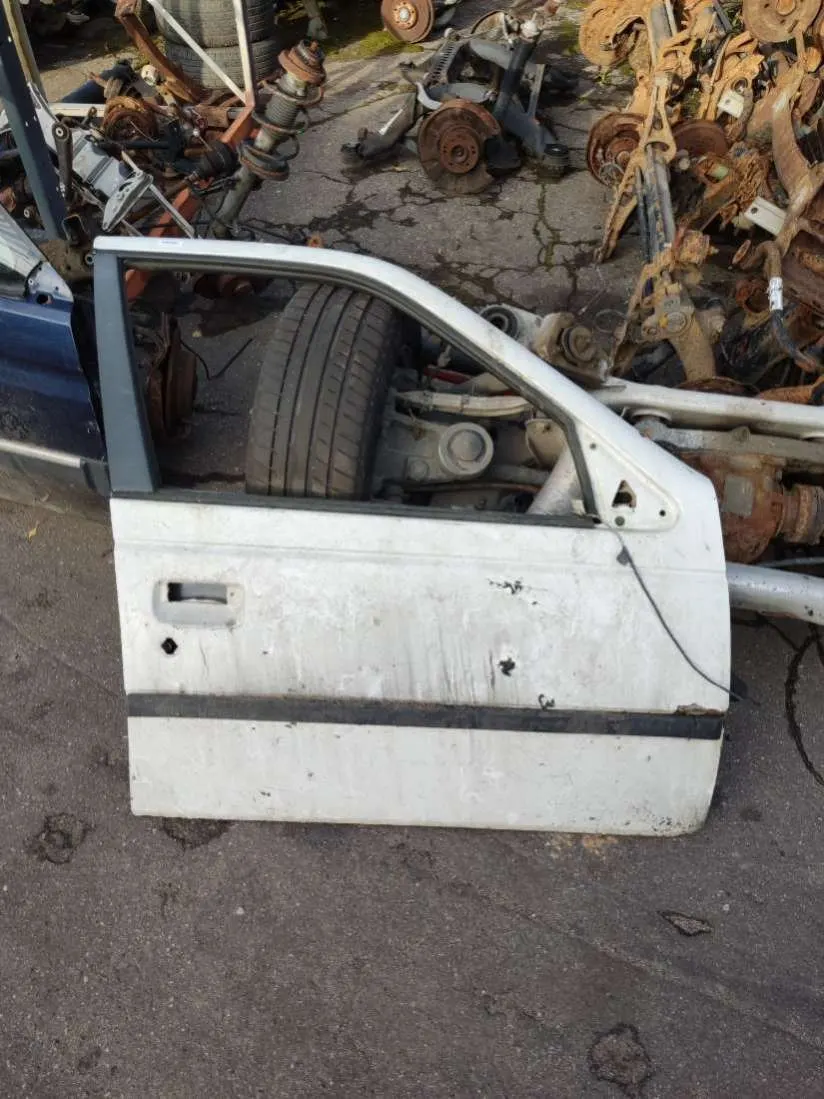 Дверь передняя правая Peugeot 405 1 поколение