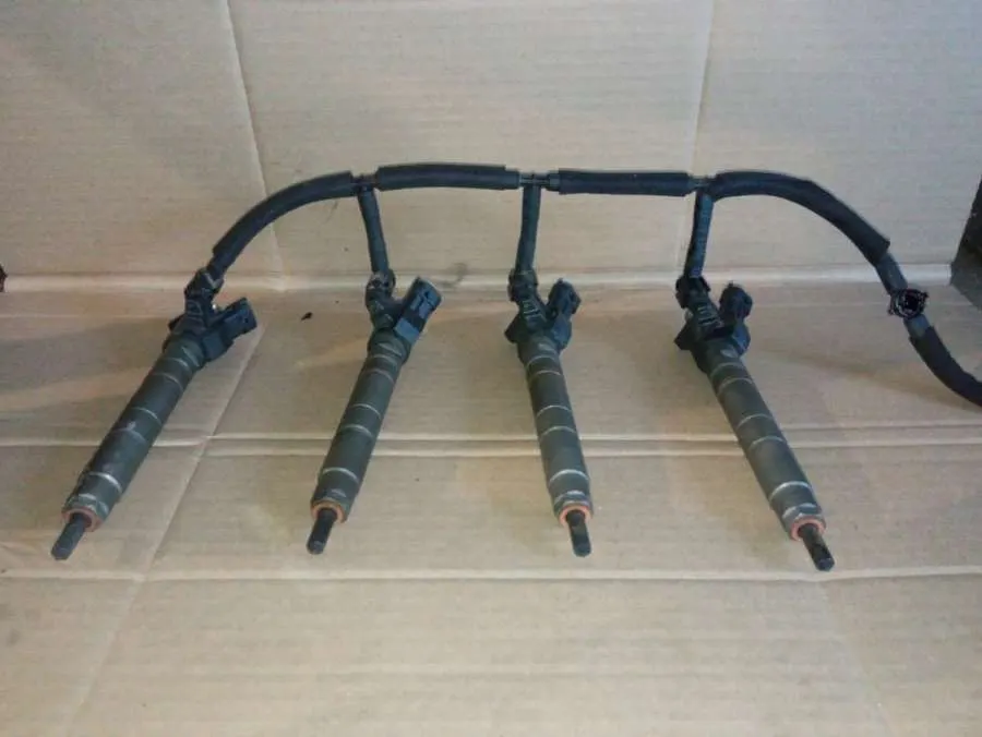Форсунка бензиновая Volvo V70 3 поколение 31272690