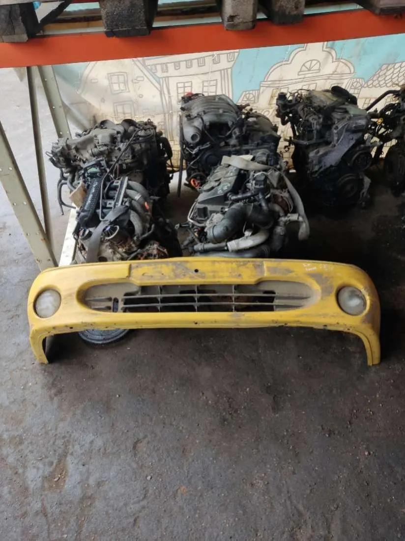 бампер передний Renault Megane 1 поколение
