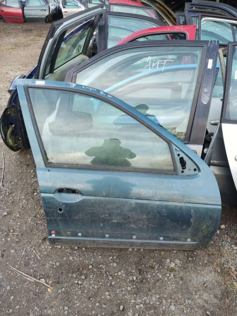 Дверь передняя правая Renault Megane 1 поколение
