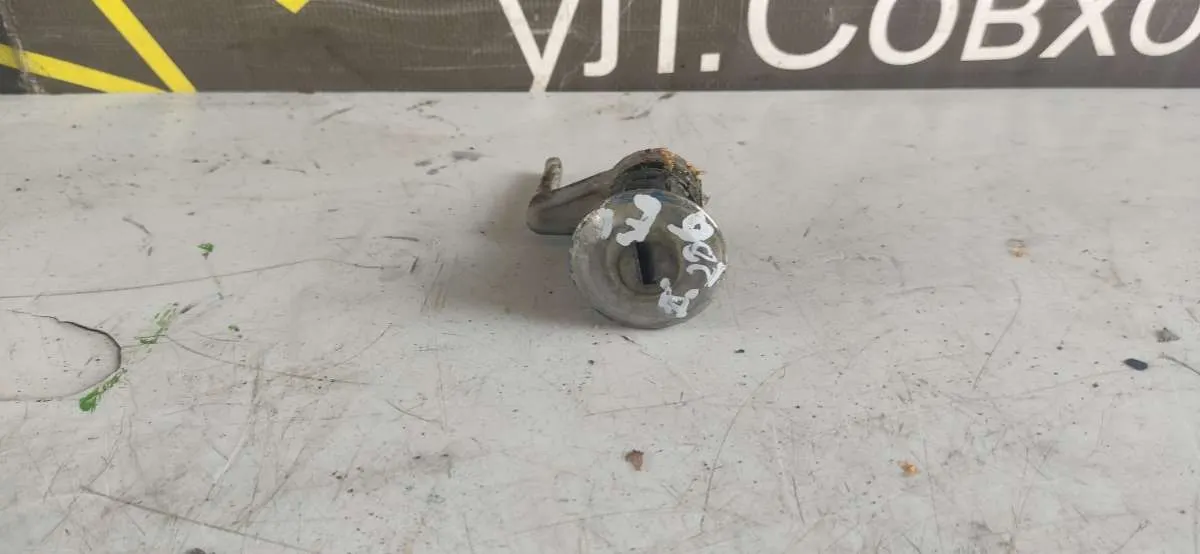 Замок двери передней левой Peugeot 206 1 поколение