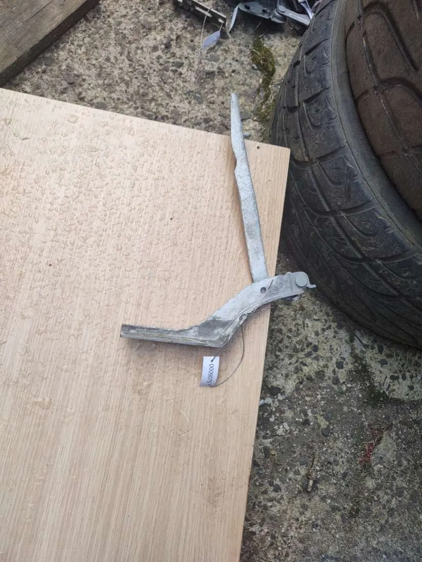 Петля капота правая Peugeot 307 1 поколение