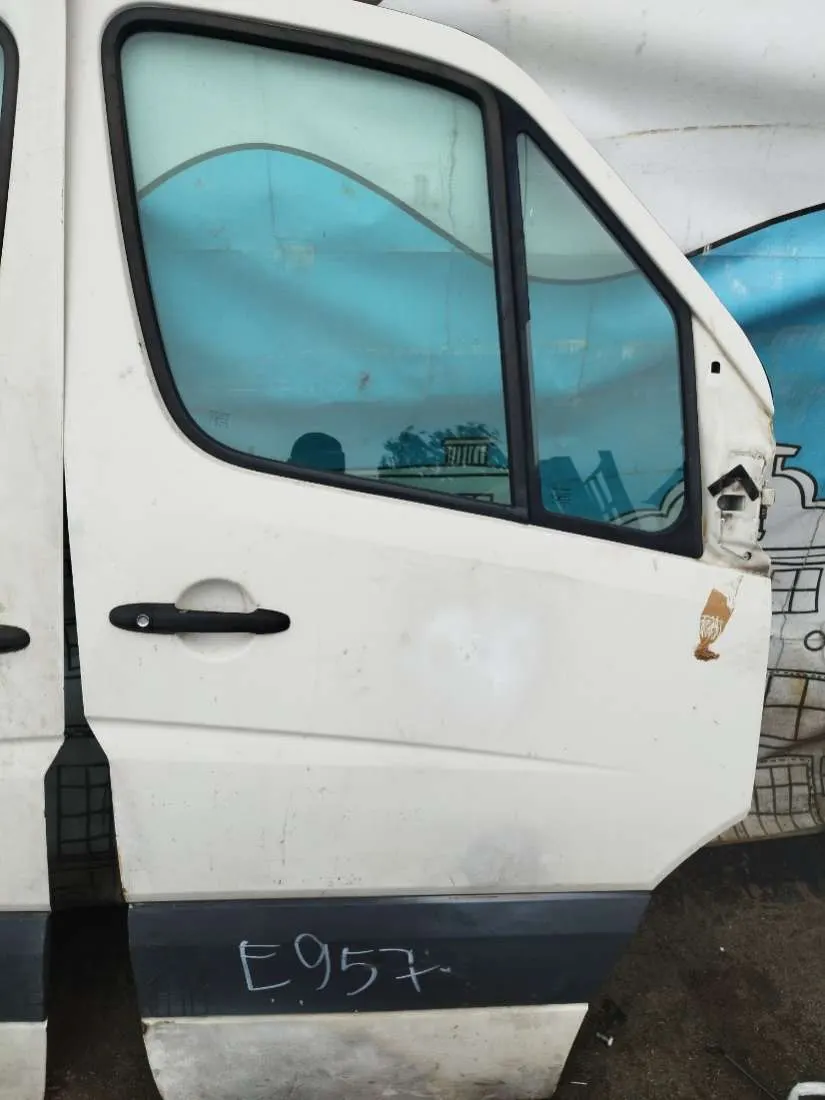 Дверь передняя правая Volkswagen Crafter