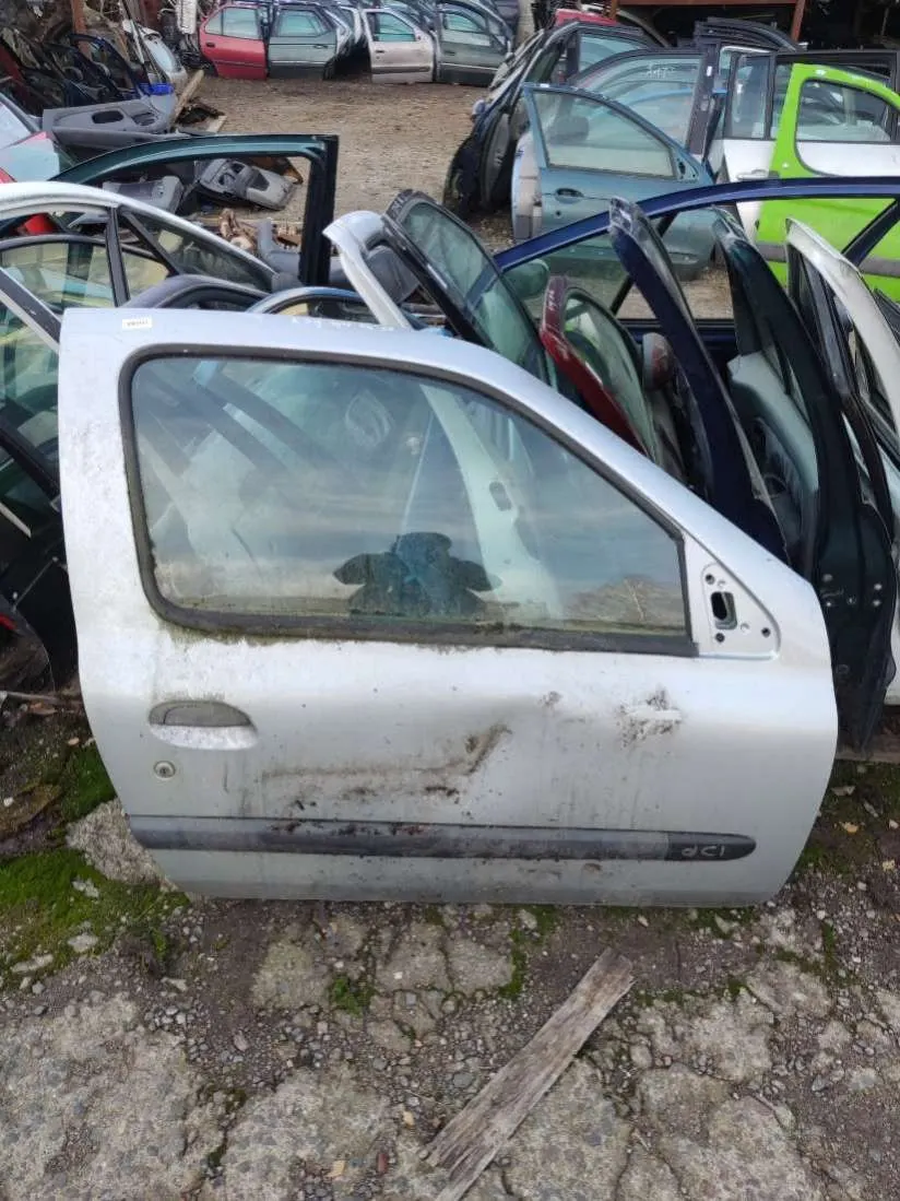 Дверь передняя правая Renault Megane 1 поколение