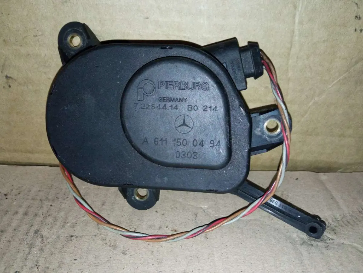 сервопривод заслонок впускного коллектора Mercedes-Benz C-klasse AMG W203 6111500794