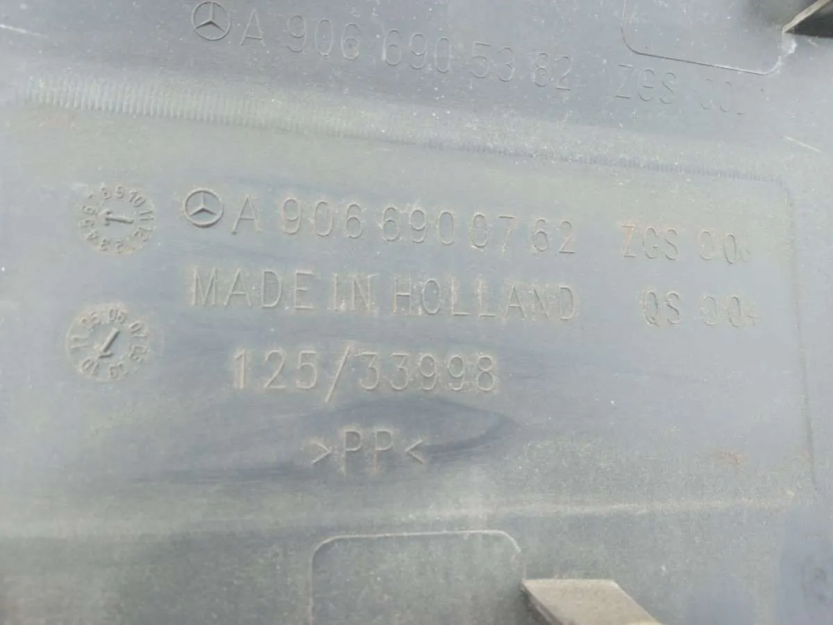 Молдинг (накладка) двери задней правой Mercedes-Benz Sprinter 9066900762 — фото 2