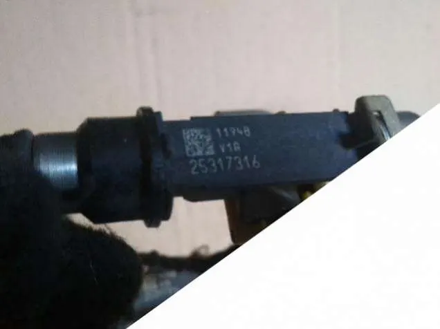 Форсунка бензиновая Opel Astra G 25317316