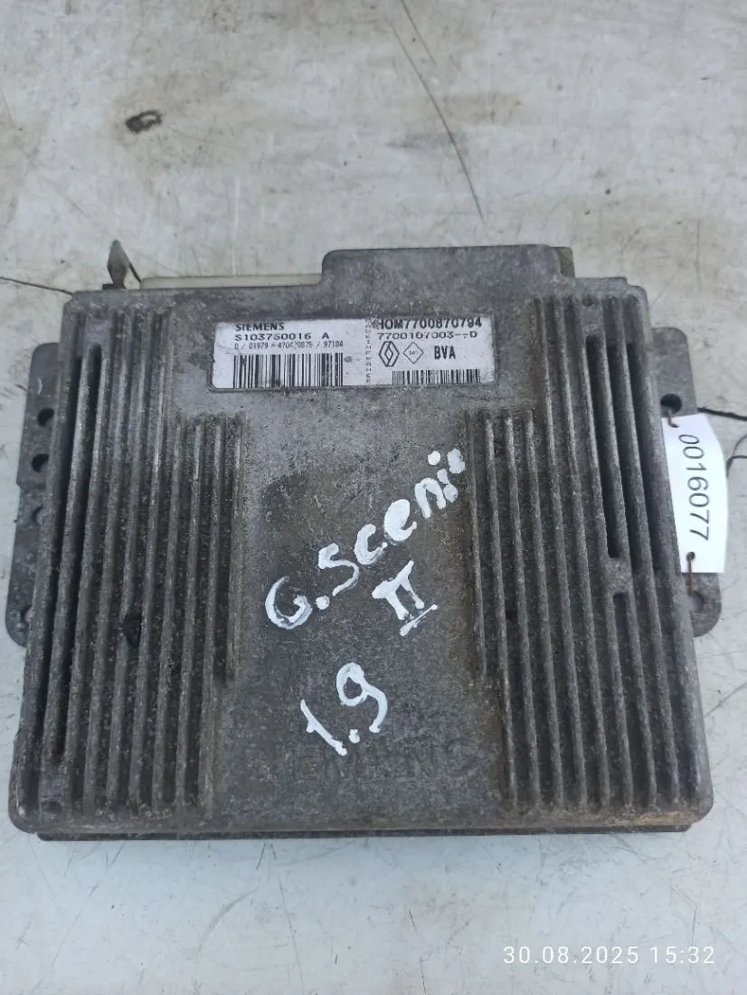 блок управления двигателем Renault Grand Espace 2 поколение 7700870794