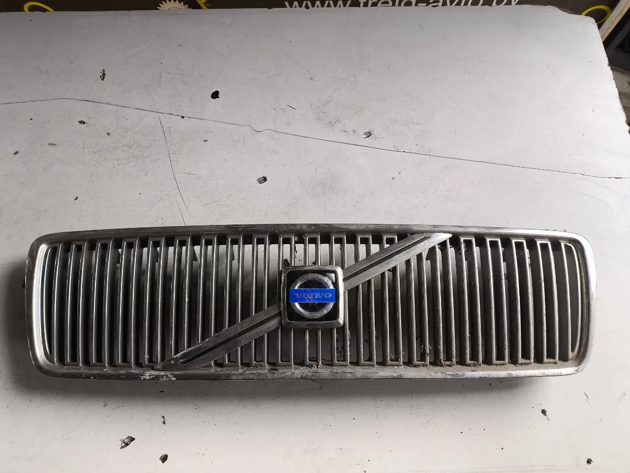 решетка радиатора Volvo S80 1 поколение 9178087