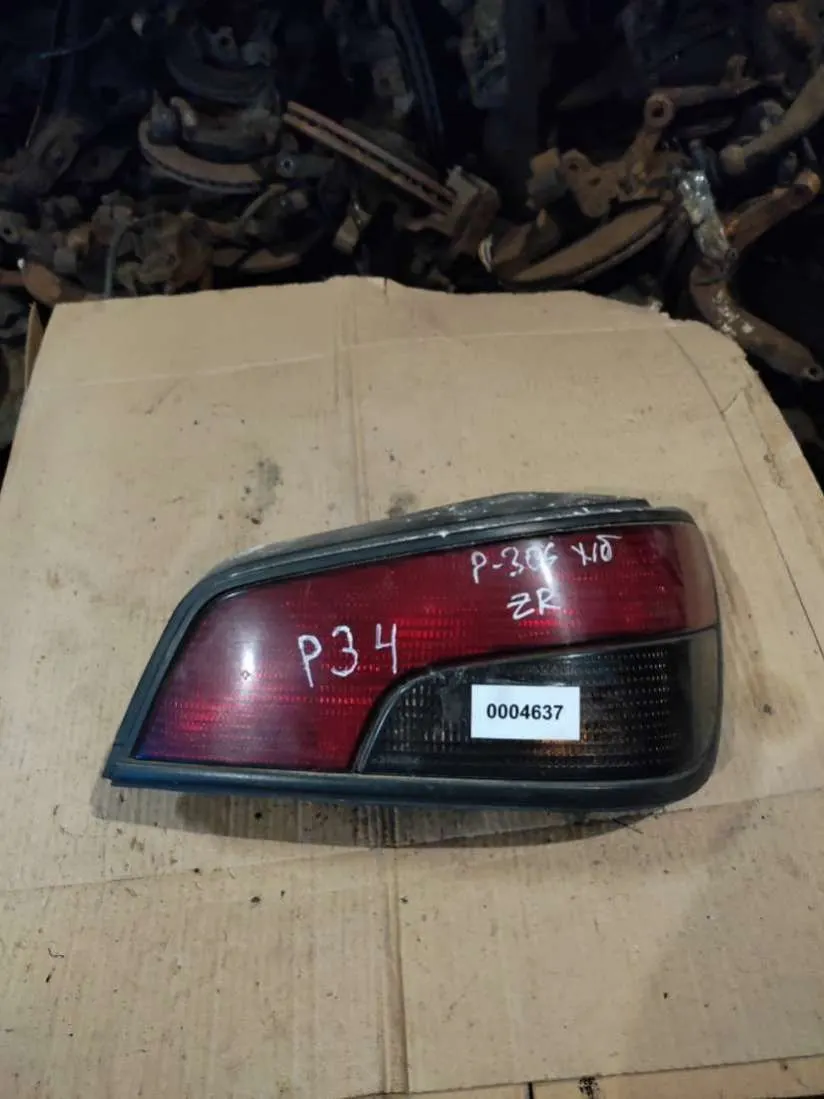 Фонарь задний правый Peugeot 306 1 поколение