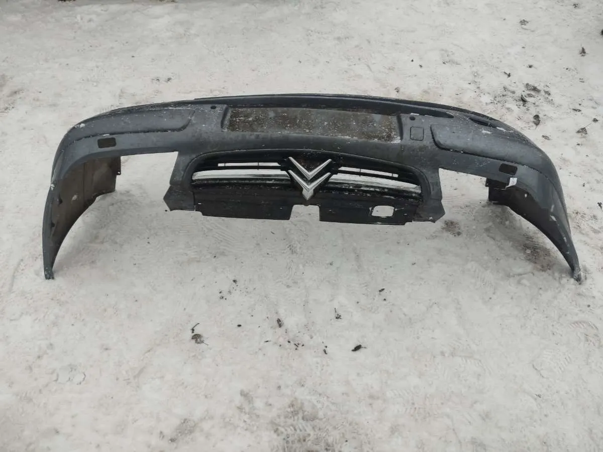Заглушка (решетка) в бампер передний Citroen C5 1 поколение Артикул IMP-260602-10903