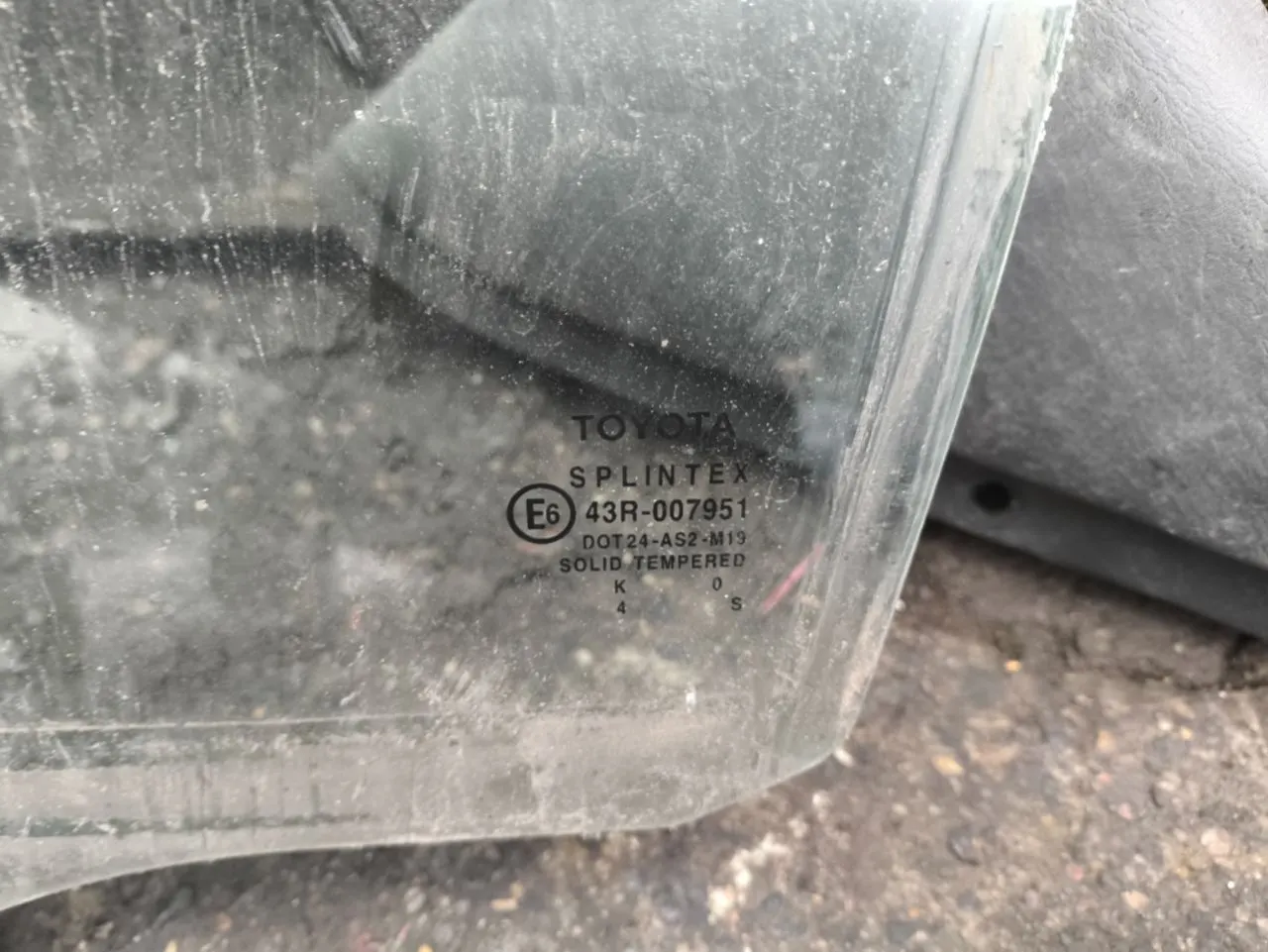 Стекло двери задней левой Toyota Corolla E110 — фото 2