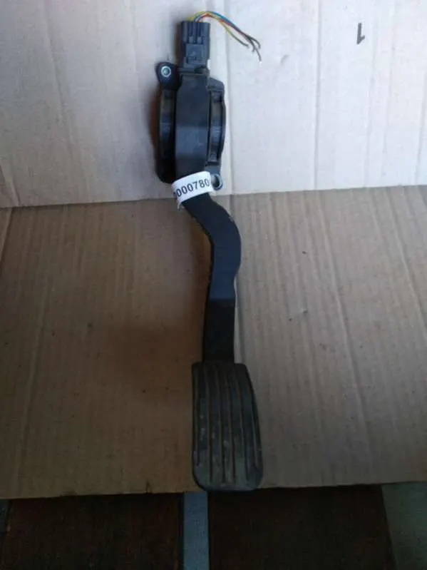 педаль газа Peugeot 206 1 поколение