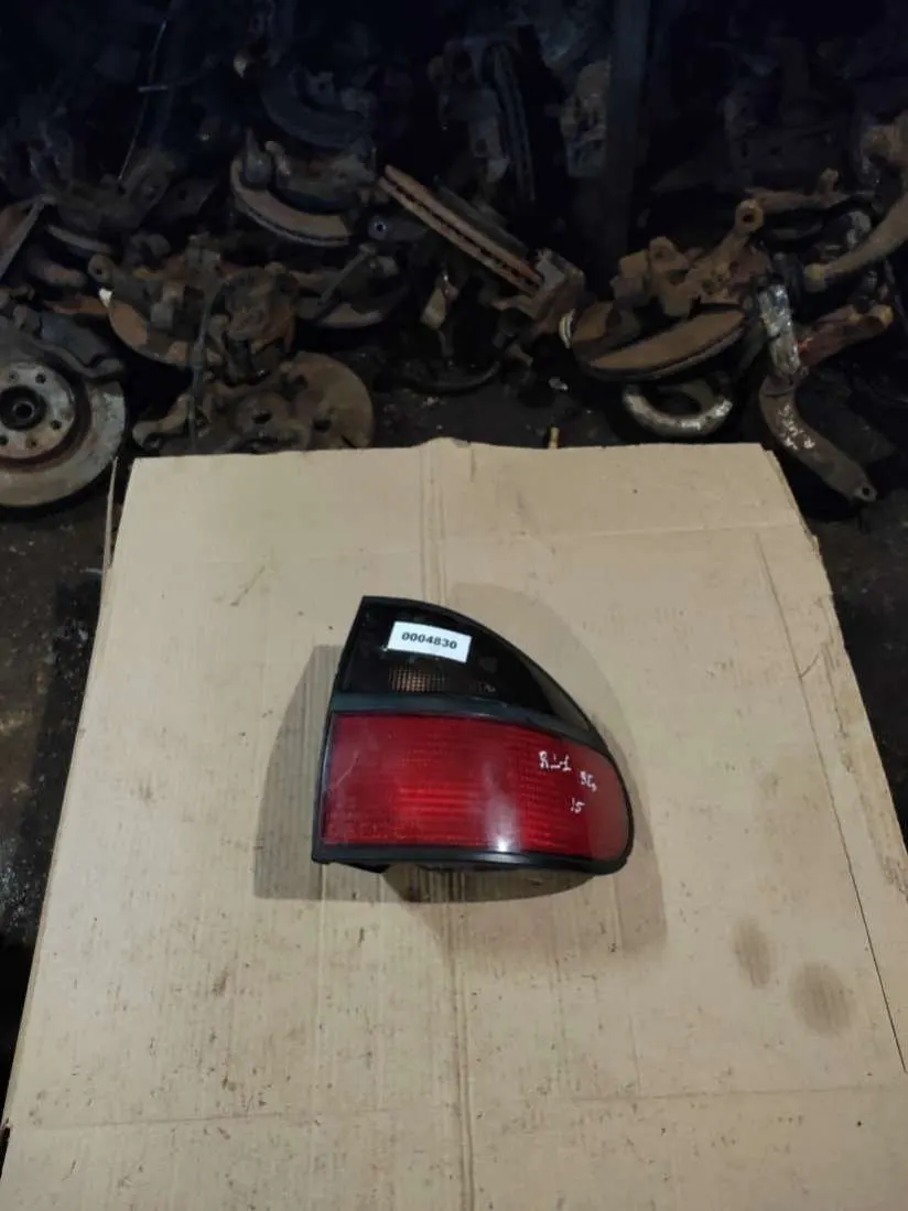 Фонарь задний правый Renault Laguna 1 поколение