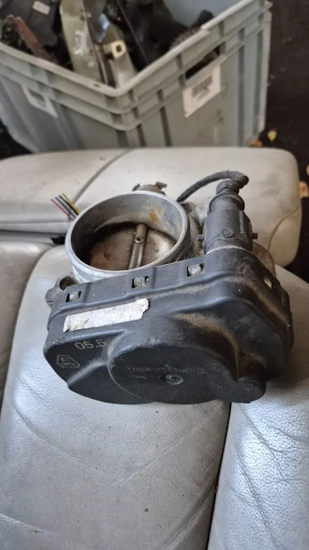 дроссельная заслонка Mercedes-Benz 408228110001